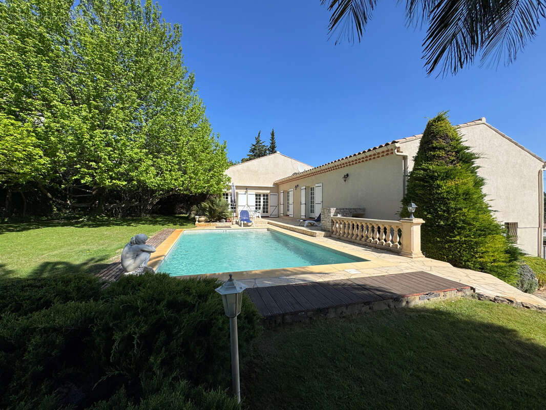 Maison à LAUDUN-L'ARDOISE