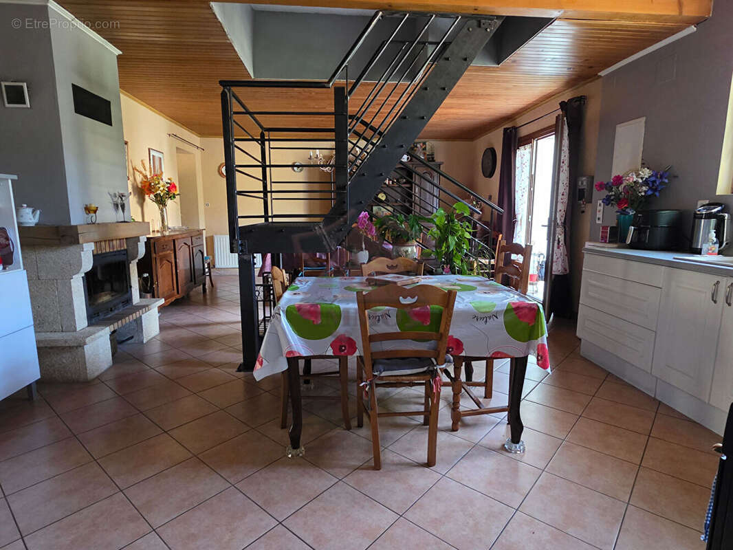 Maison à ROBIAC-ROCHESSADOULE