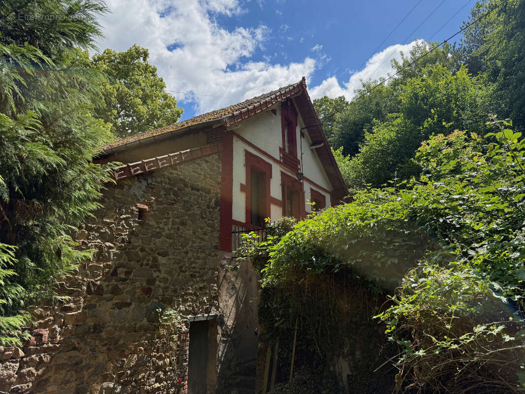 Maison à MARCILLAT-EN-COMBRAILLE