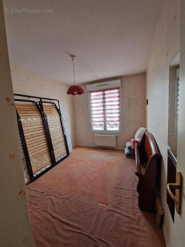   - Appartement à SAINT-PRIEST