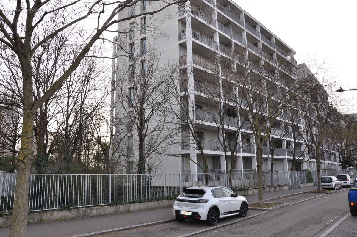 Bel appartement de 25,44 m2, lumineux, avec terrasse de 8 m2, exposé à l'Ouest, sans vis-à-vis, tram à 2 minut - photo 12