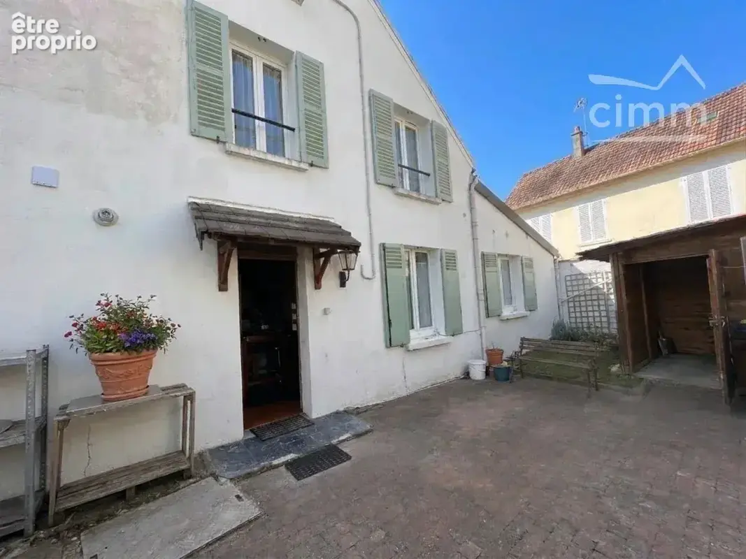 Maison de charme avec cour et stationnement à Congis-sur-Thérouanne - photo 1