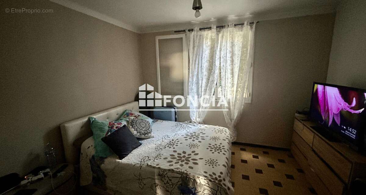 Appartement à MARSEILLE-4E