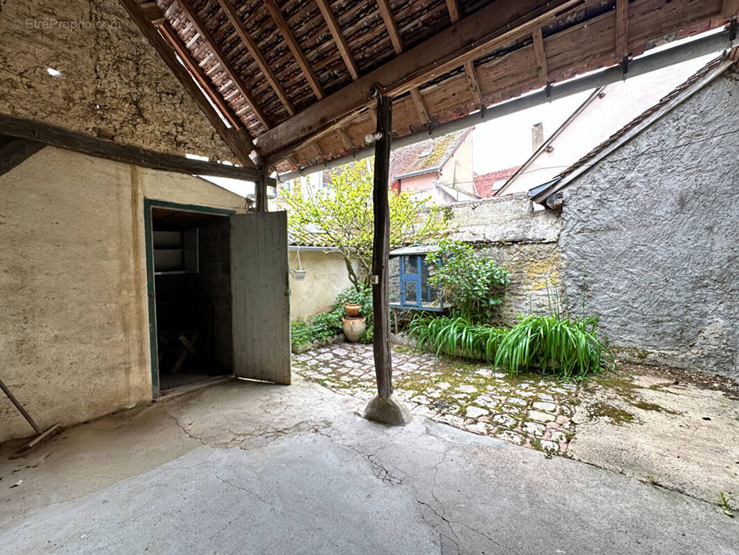 Maison à COURVILLE-SUR-EURE