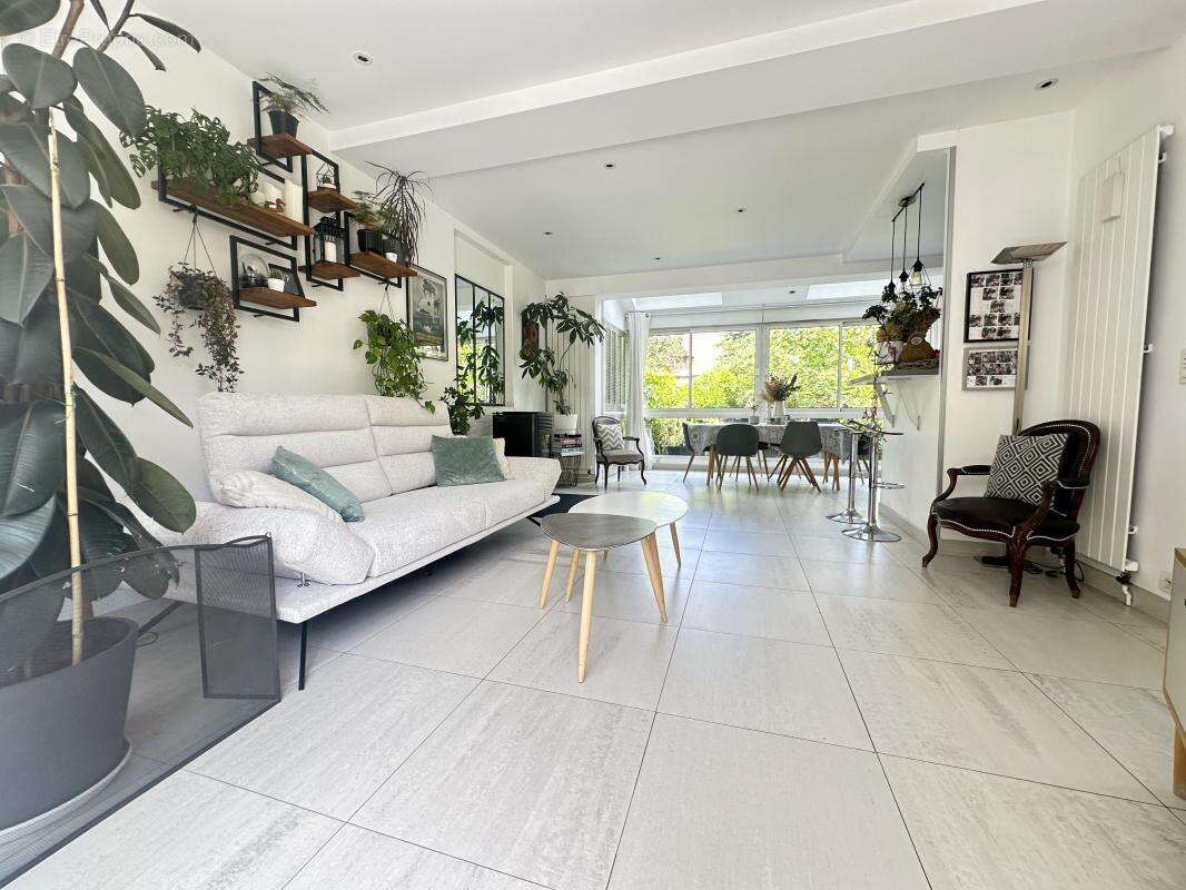 Maison à SAINT-MAUR-DES-FOSSES