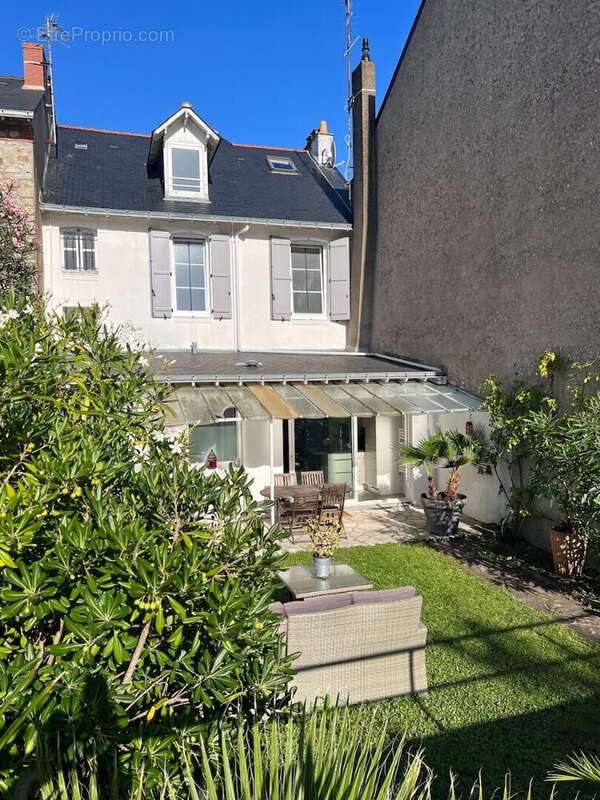 Maison à LE POULIGUEN