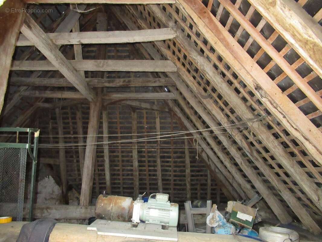 Maison à AVOISE
