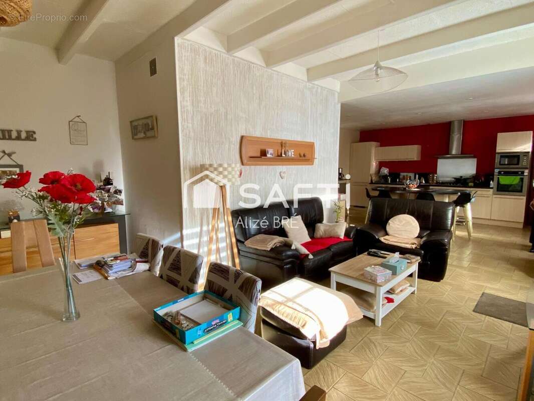 Photo 6 - Commerce à PLEUBIAN