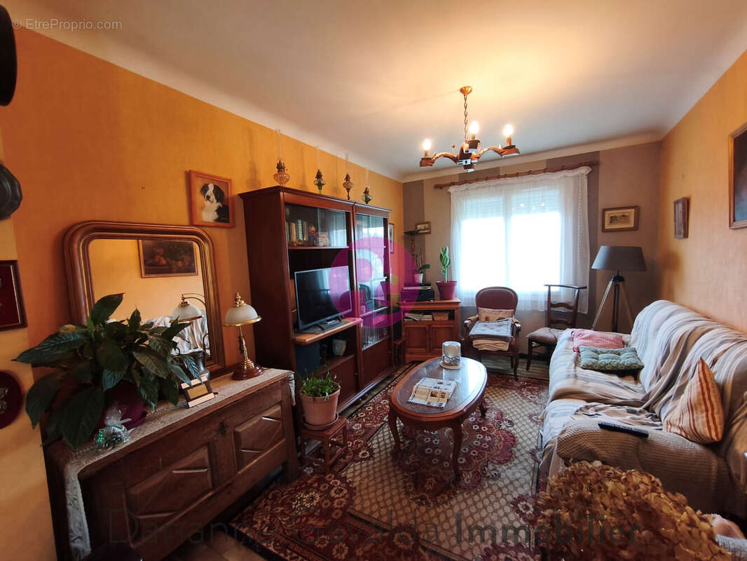 Maison à DECAZEVILLE