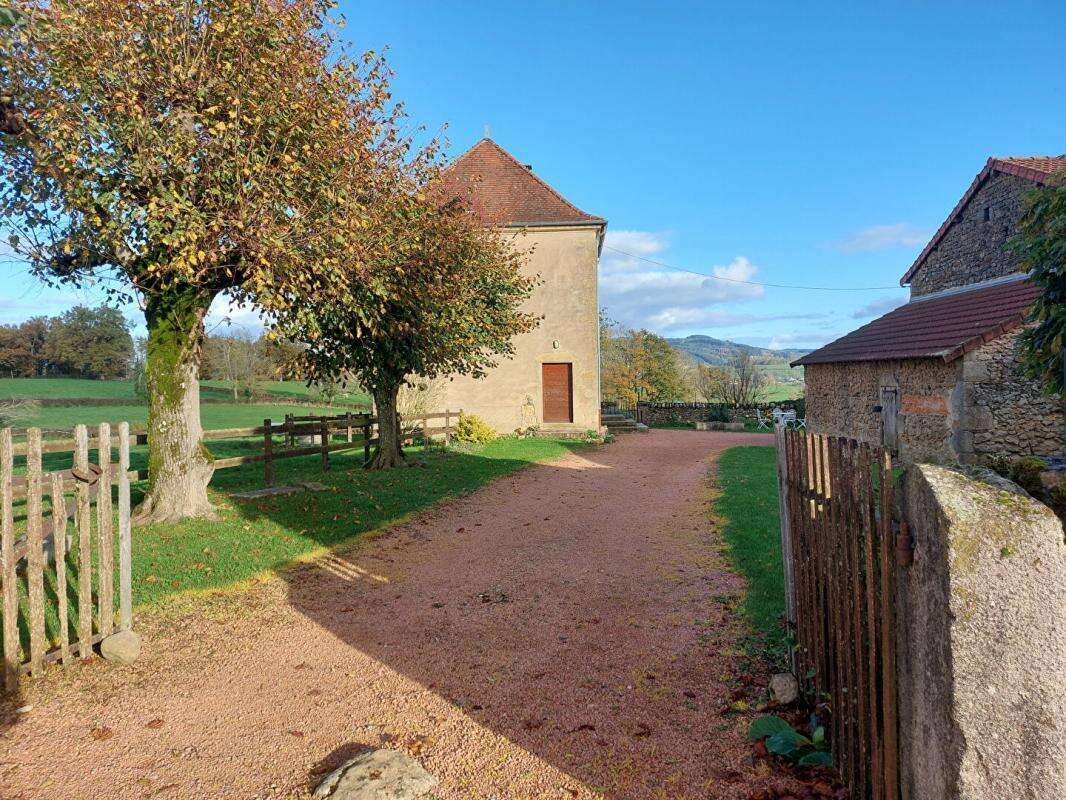 Maison à SAINT-LAURENT-EN-BRIONNAIS