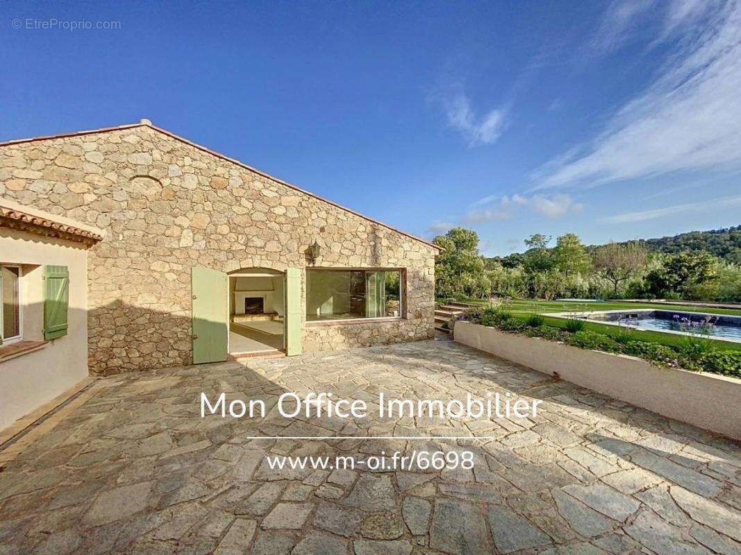 Maison à PLAN-DE-LA-TOUR
