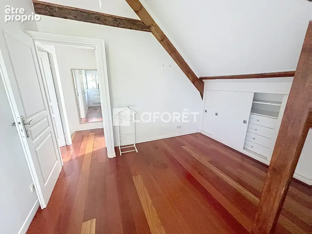 Maison Villejuif - 3 pièces - 95 m2 - Terrain de 287m² - photo 9