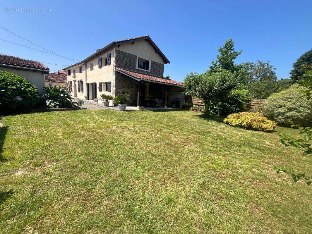 Maison à VIC-EN-BIGORRE