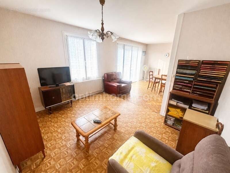 Maison de plain-pied avec vue sur les champs, près de 2 000 m² de terrain NERIGEAN (33) - photo 4