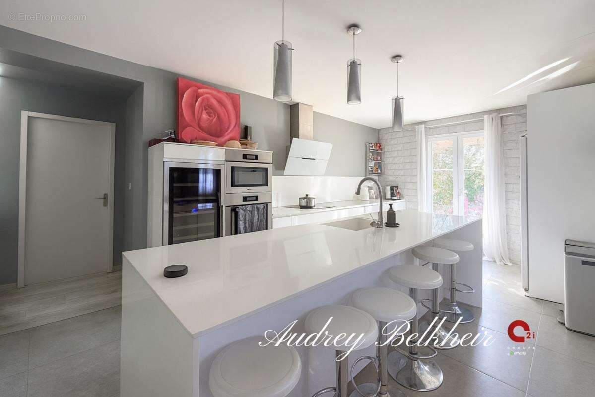 Maison à LA ROUVIERE