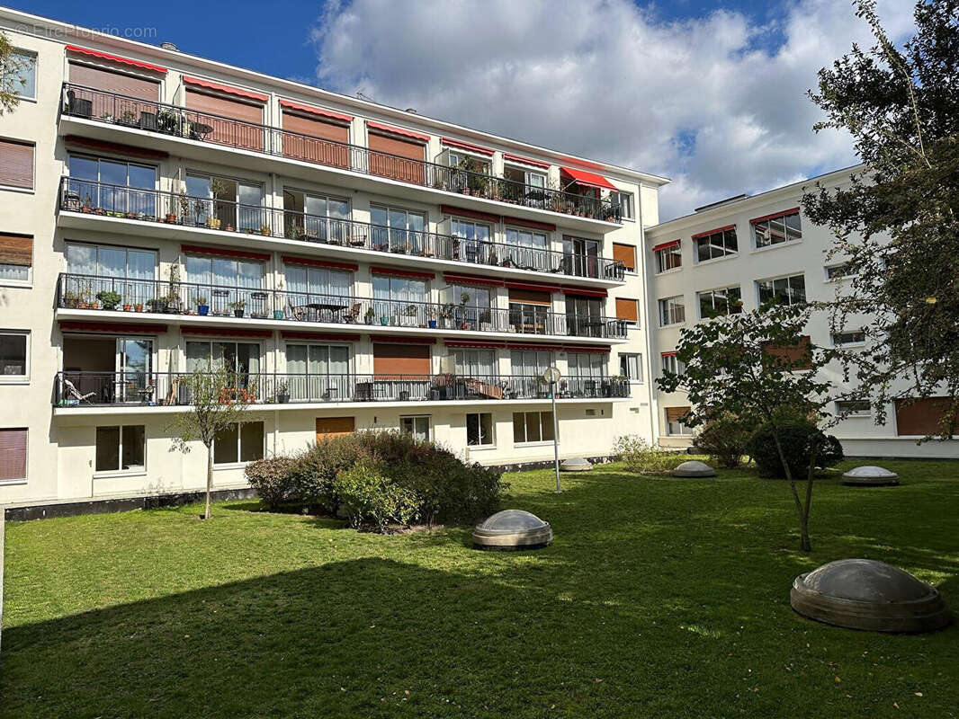 Appartement à SURESNES