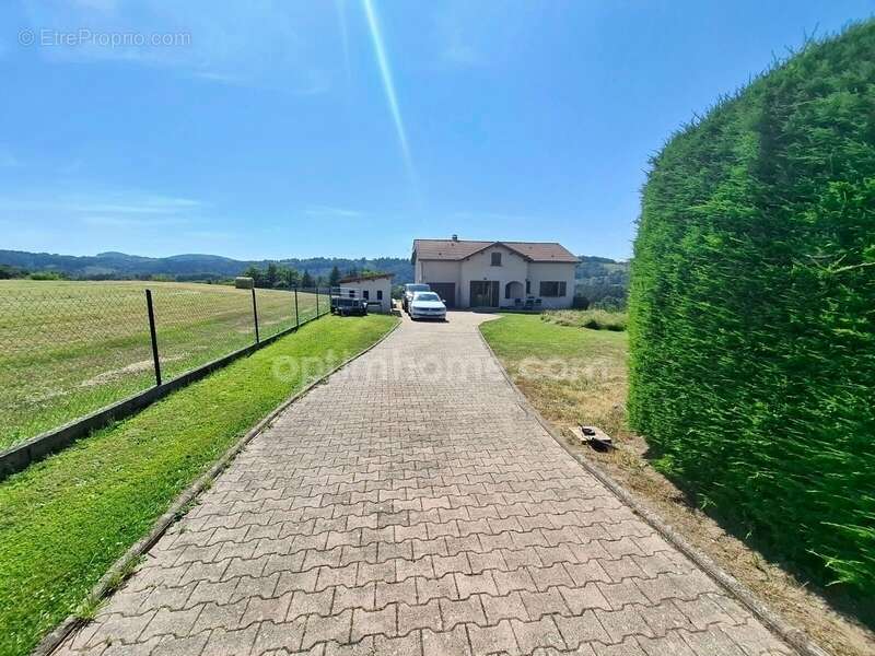 Maison à ESTANDEUIL