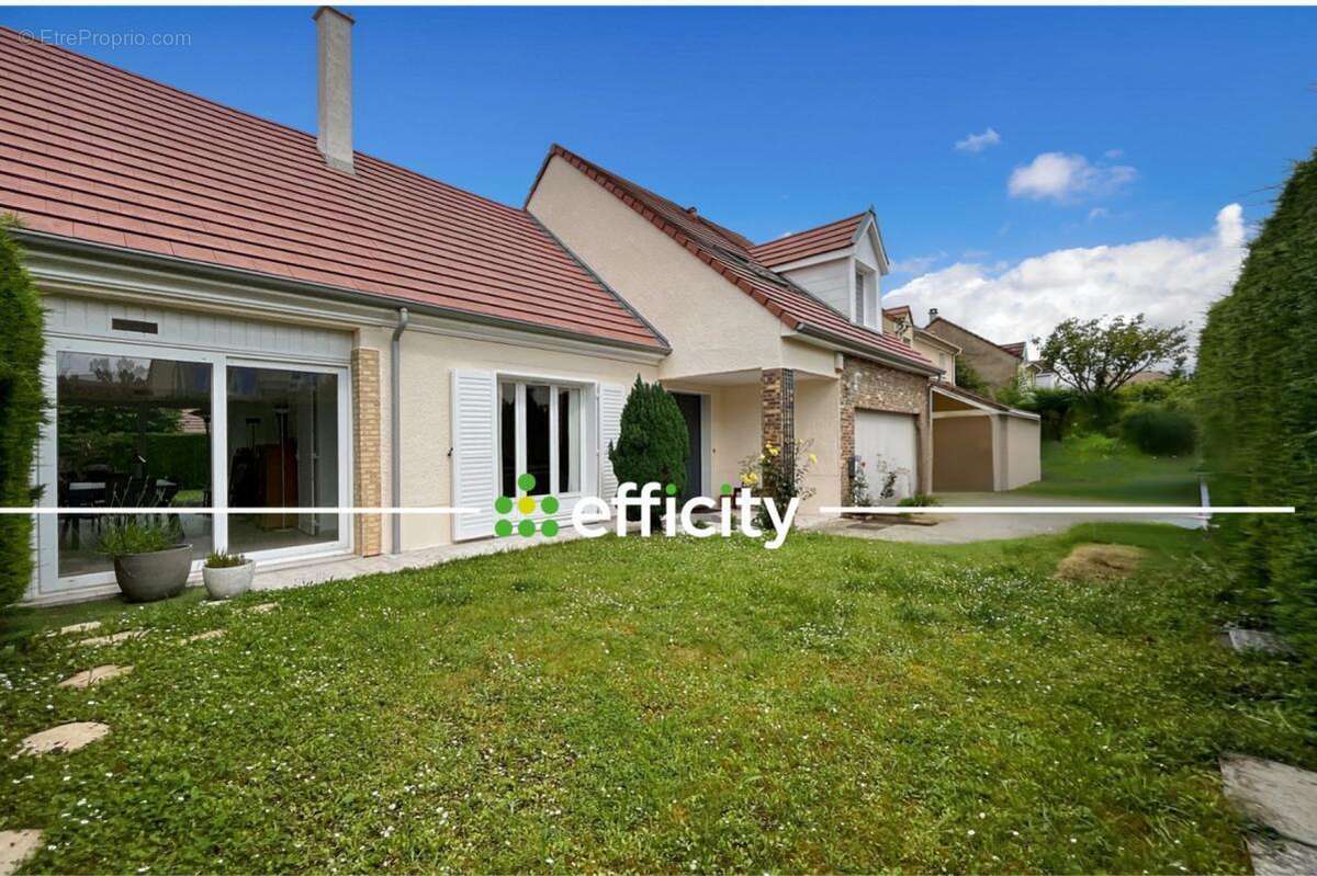 Maison à MANDRES-LES-ROSES