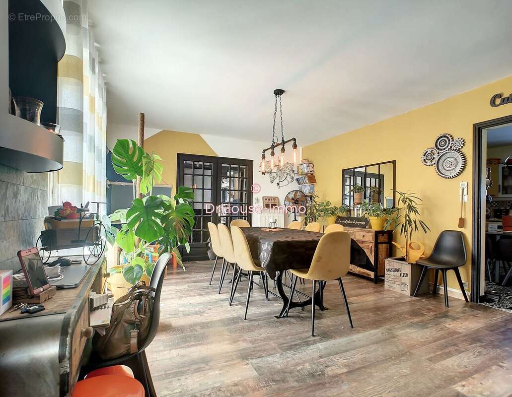 Maison 130 m² à Neuvic  - photo 4