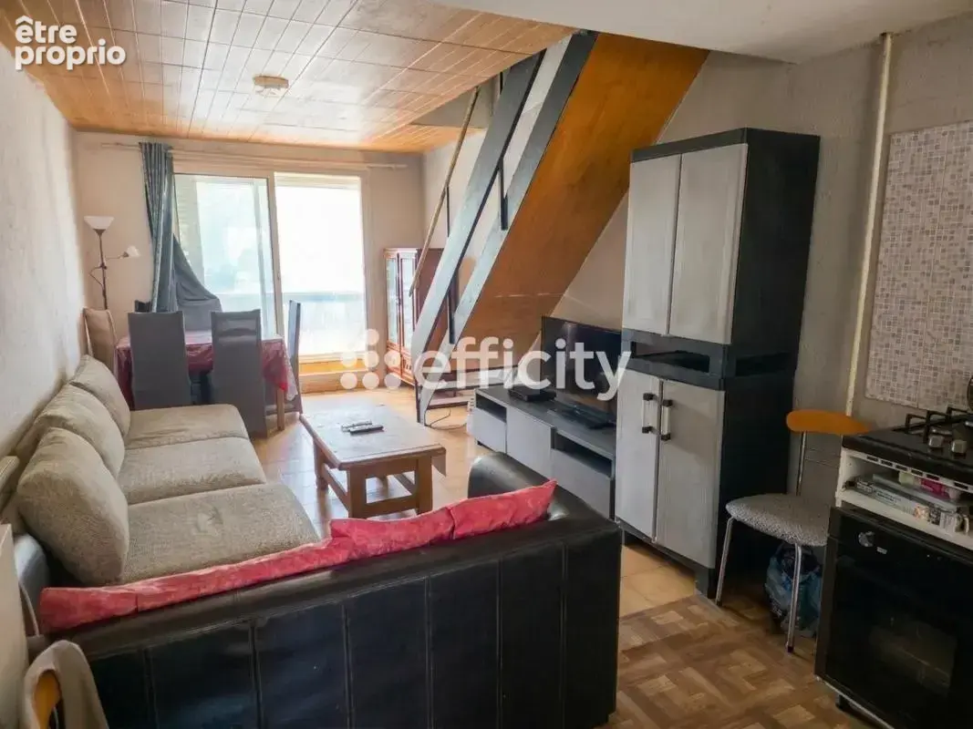 Appartement à MARSEILLE-4E