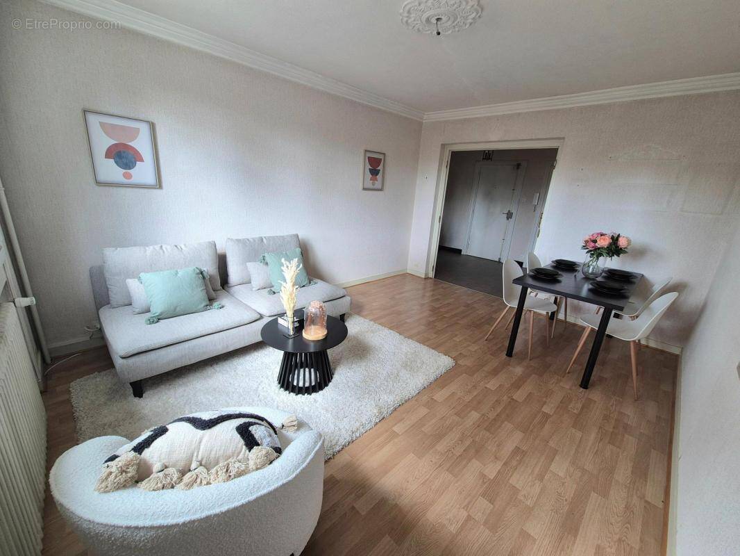 Appartement à SAINT-ETIENNE