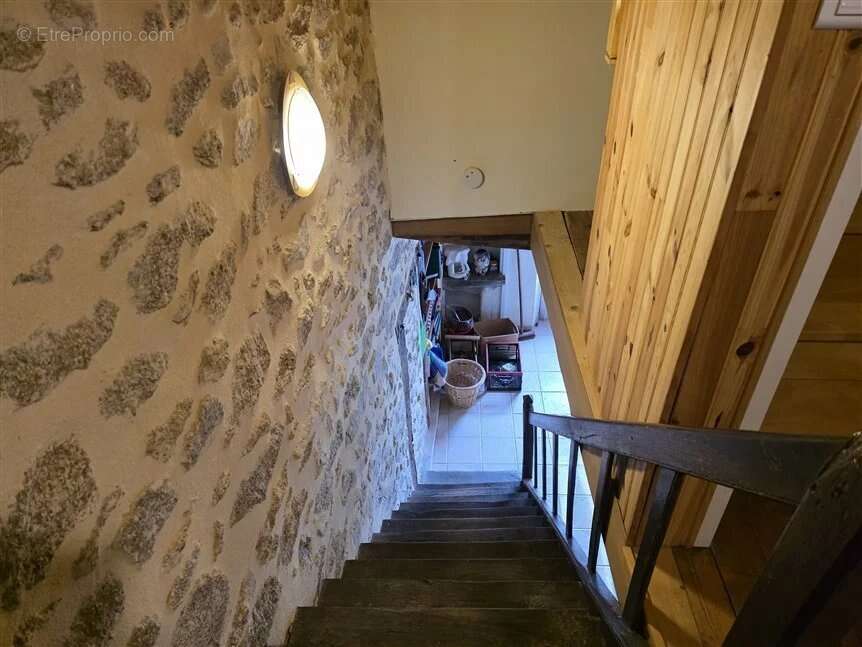 Maison à DOMPIERRE-LES-EGLISES