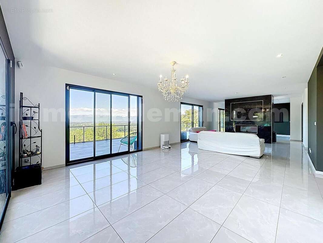 Magnifique_maison_architeque_individuelle_cranves_sales_calme_frontiere_suisse_geneve_proche_ecole_bus_ceva_piscine_ terrain_salon_sejour_ - Maison à CRANVES-SALES