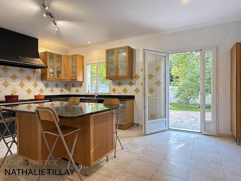 Maison à SAINT-JEAN-DE-BRAYE