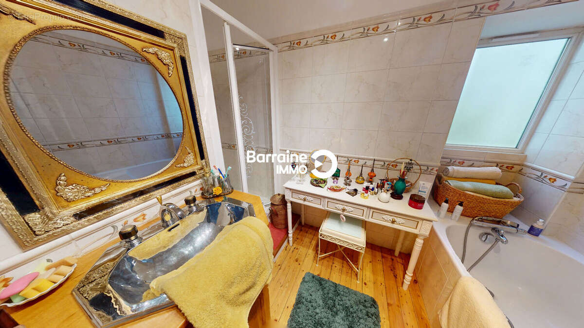 Maison à LE RELECQ-KERHUON