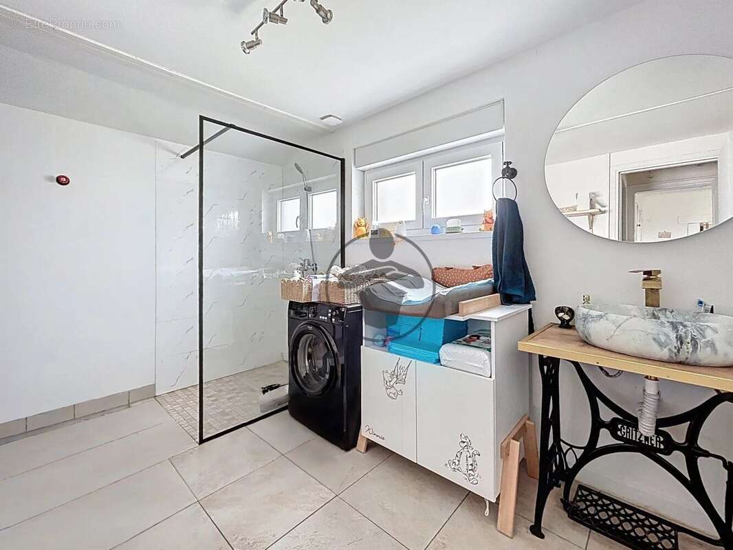 Maison à MONTESCOURT-LIZEROLLES