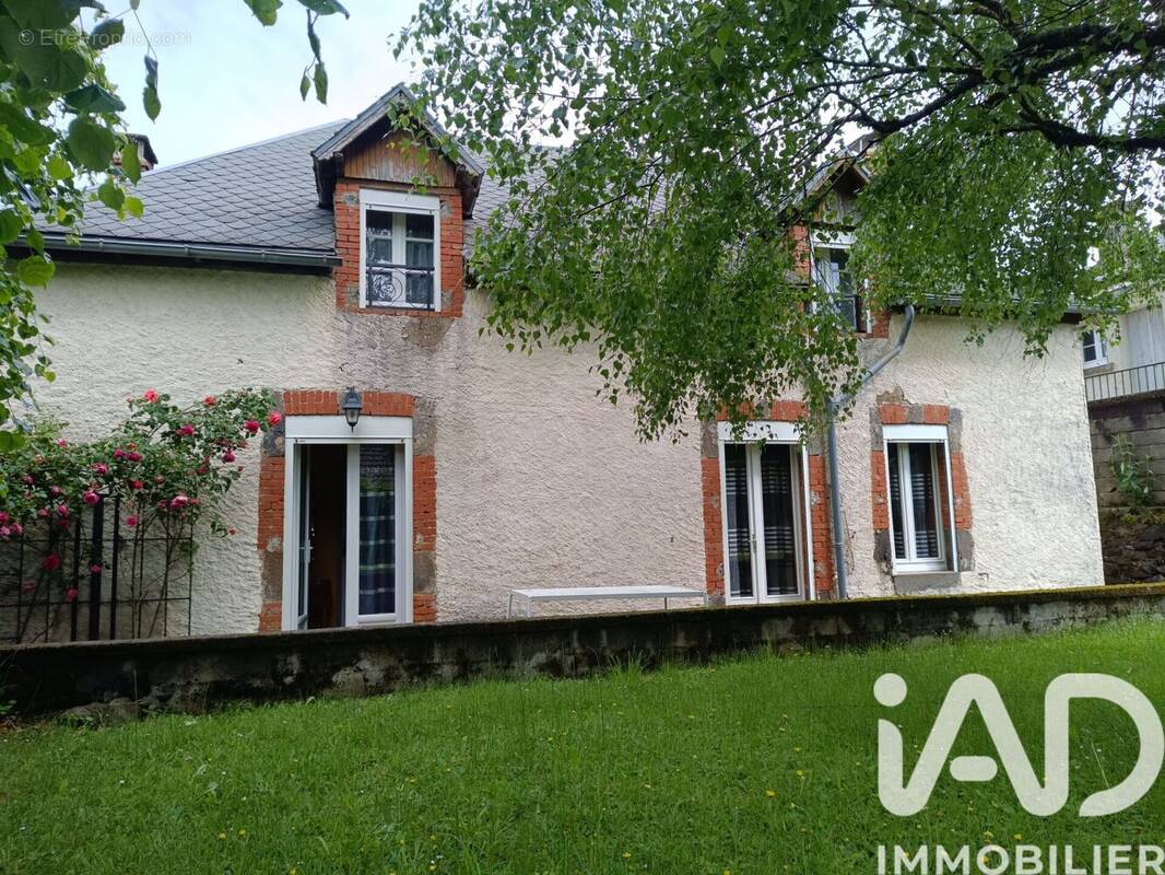 Photo 1 - Maison à BESSE