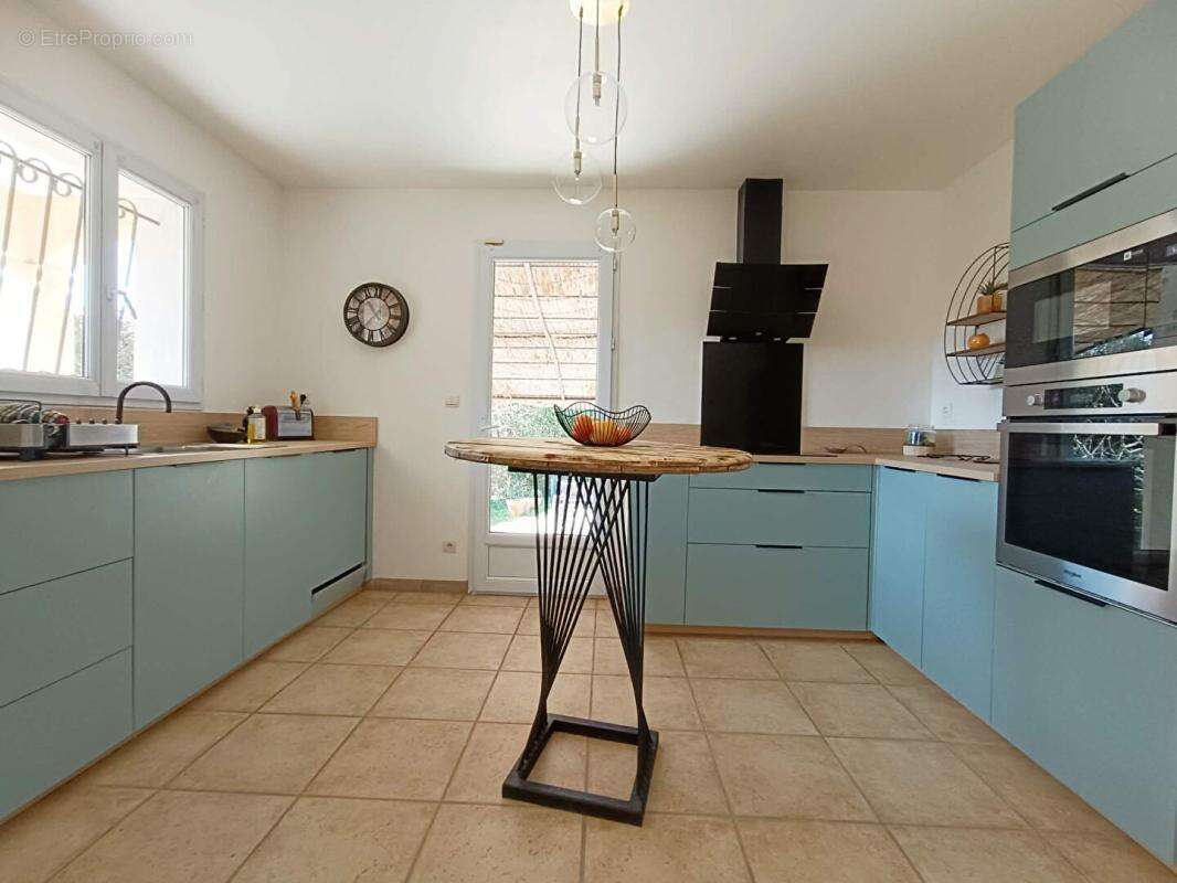 Maison à FONTVIEILLE