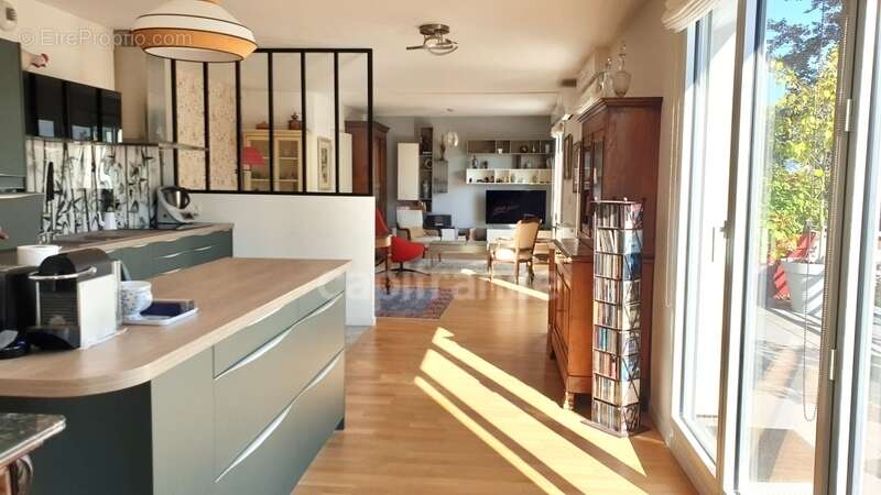 Appartement à SAINT-MAUR-DES-FOSSES