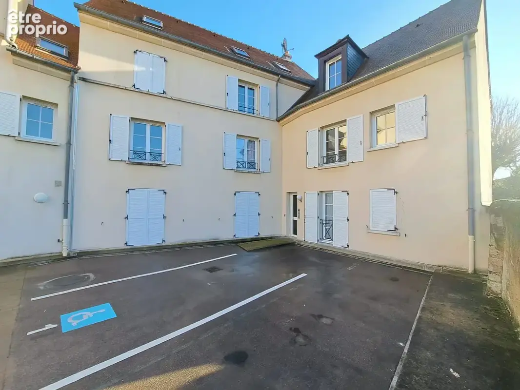 Appartement en duplex avec une chambre en plein coeur de Senlis dans une résidence sécurisée avec un place de - photo 8