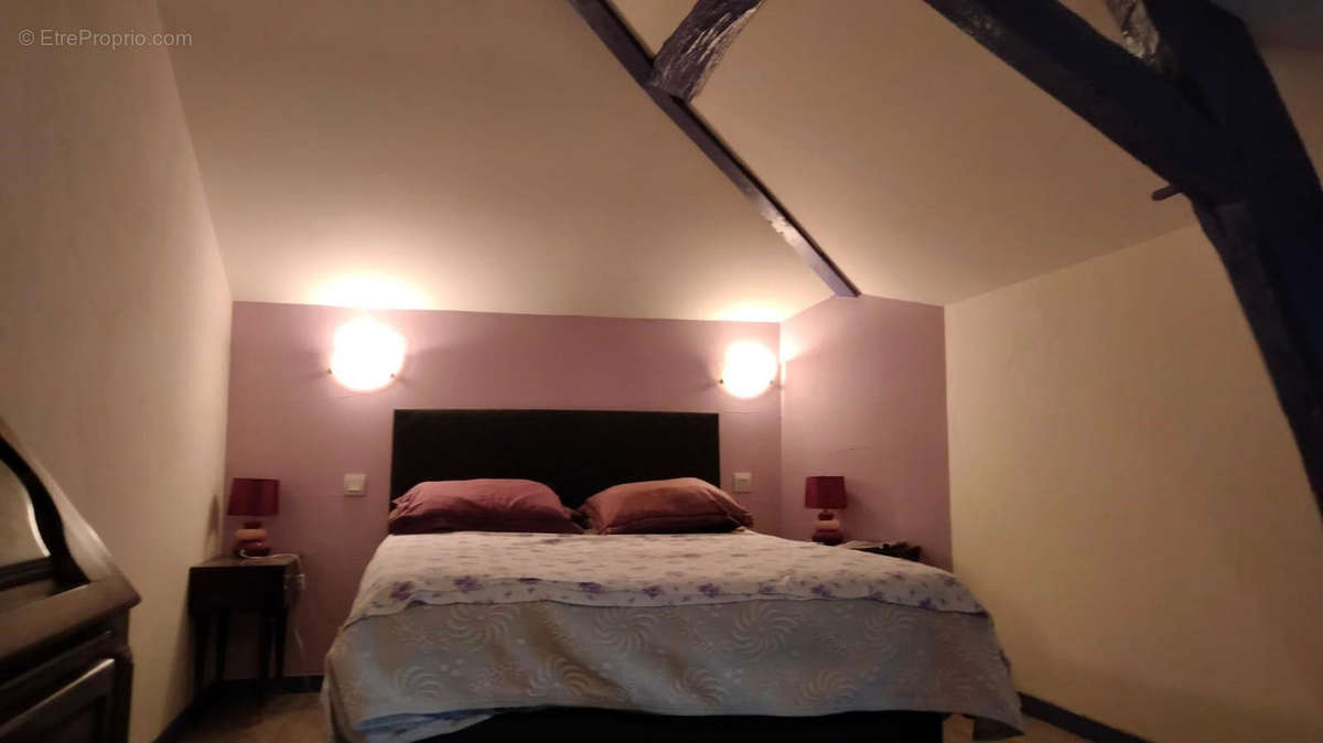 CHAMBRE - Maison à LE VIGEANT