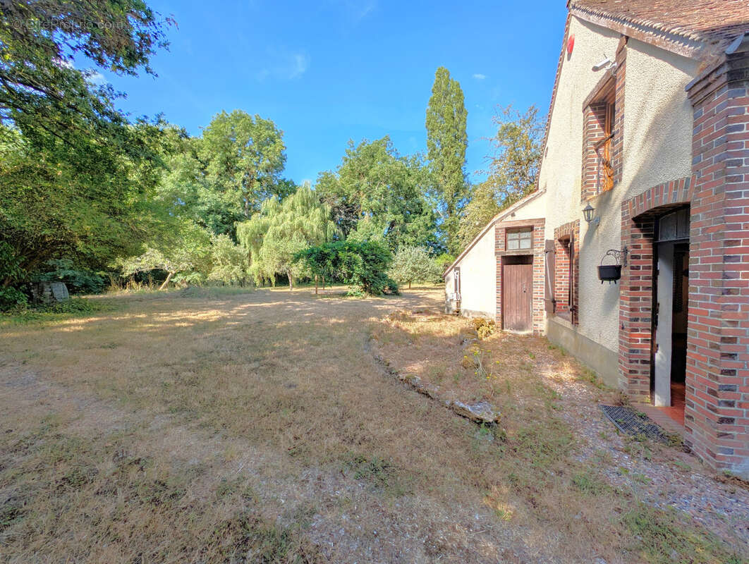 CHARNY Maison ancienne de 100 m2 environ. - photo 20