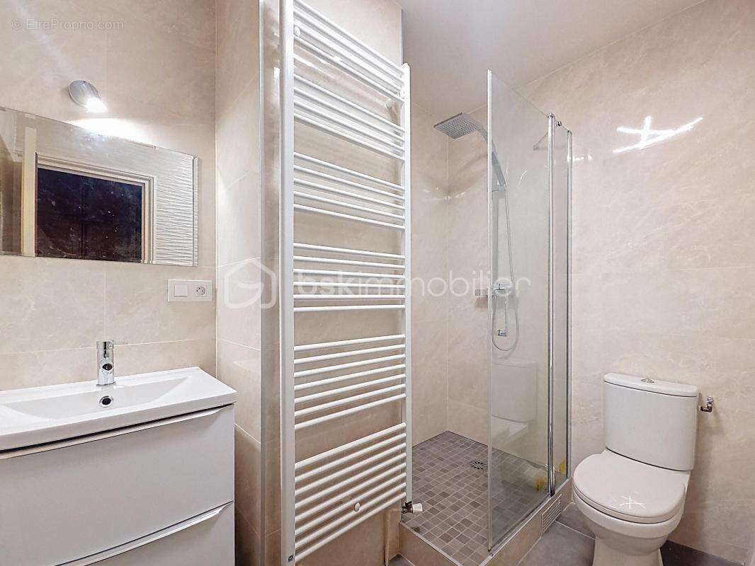 Appartement à LES PAVILLONS-SOUS-BOIS