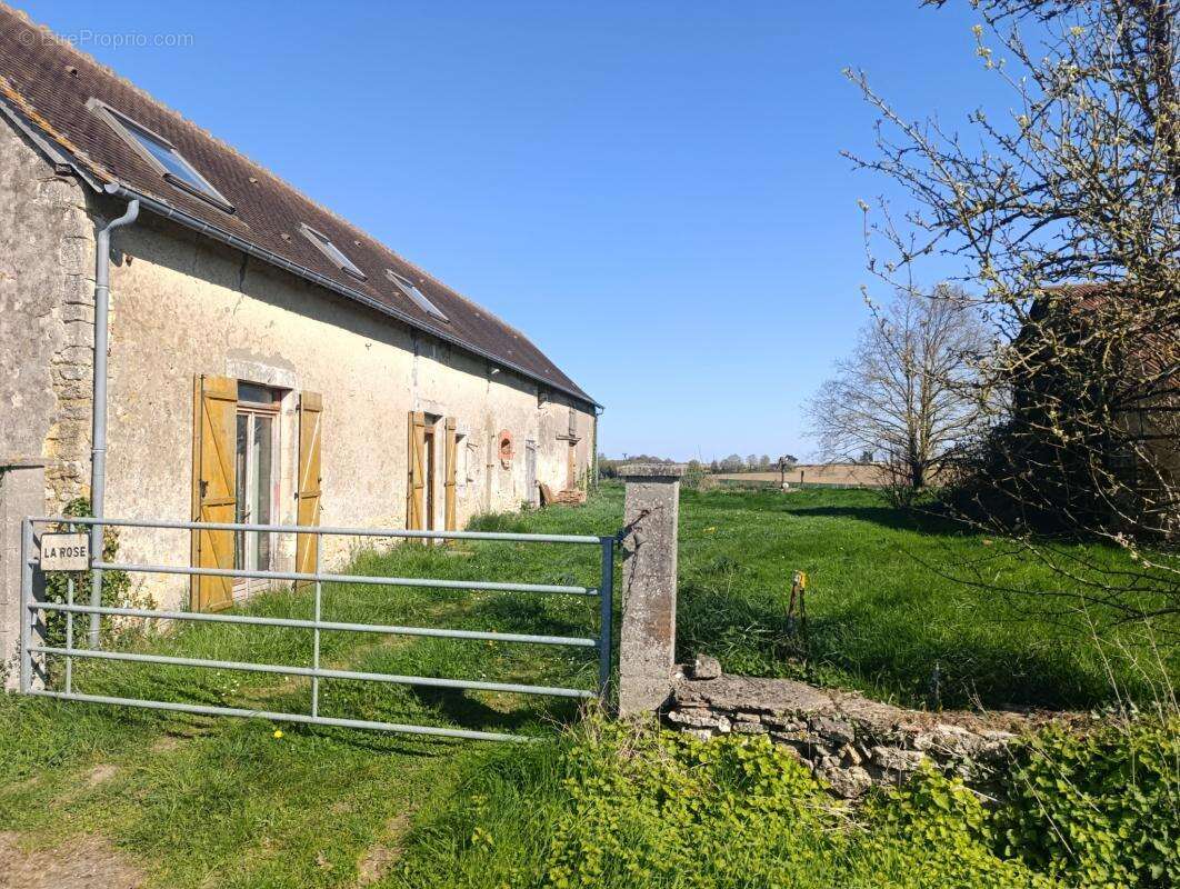 Maison à VALLON-SUR-GEE