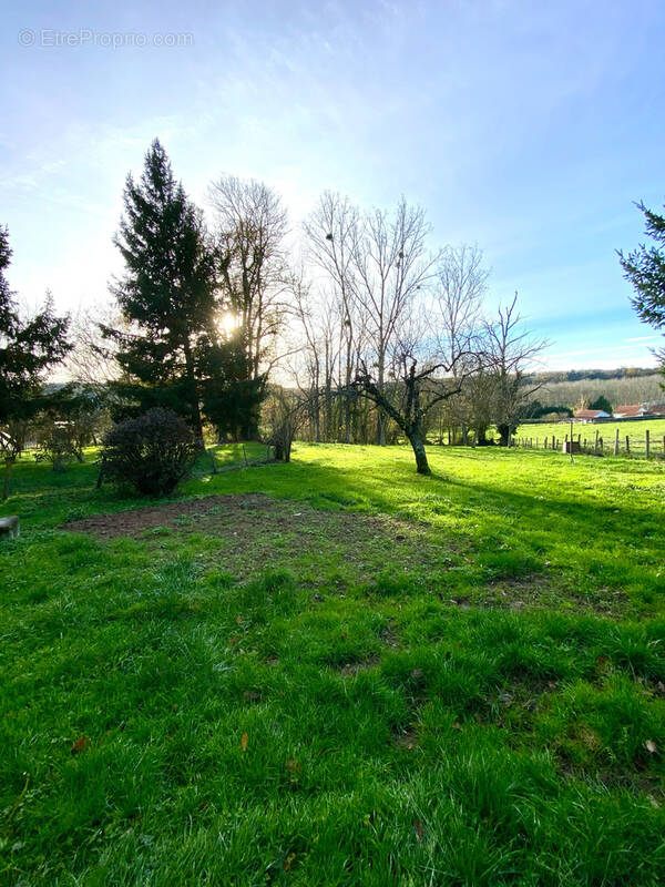 Maison à SAINT-ETIENNE-DE-VICQ