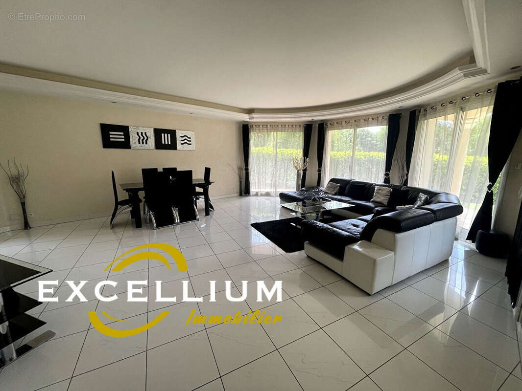 Maison à ROCHETAILLEE-SUR-SAONE