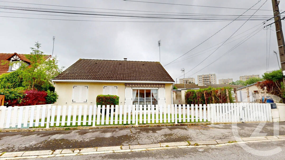 Maison à SAINT-QUENTIN