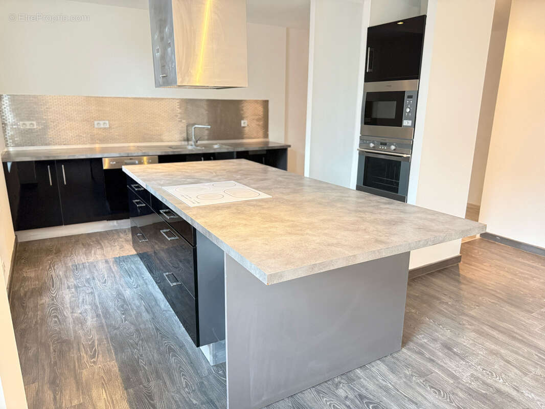 Appartement T3 lumineux 75 m2 centre-ville proche quais - photo 3