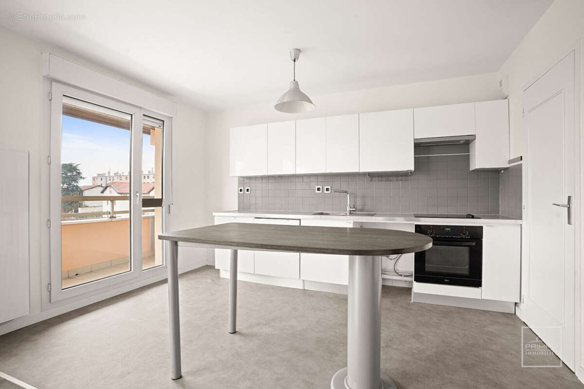 Appartement à SATHONAY-CAMP