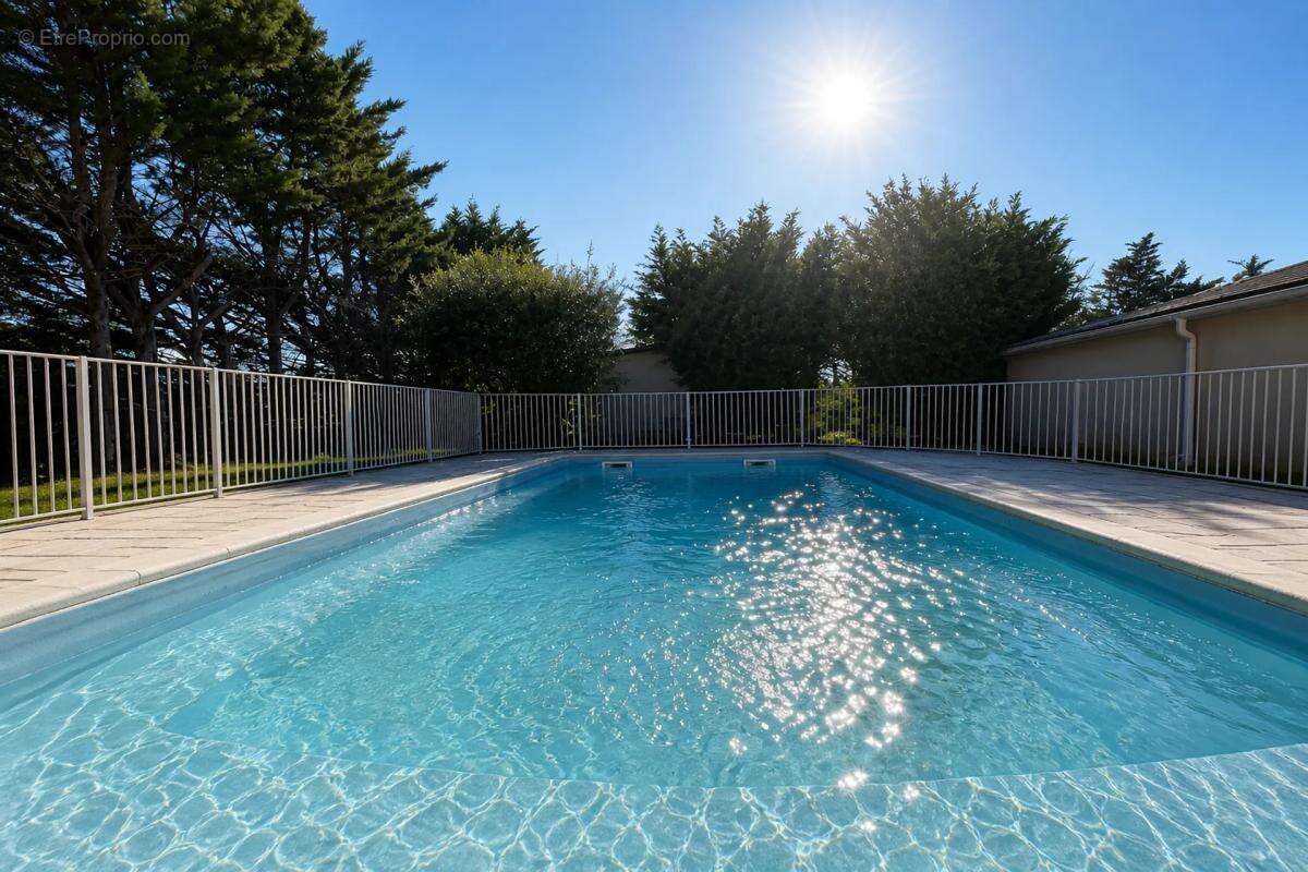Maison avec piscine, 5 pièces, Saint-Hilaire-de-Brethmas - photo 25