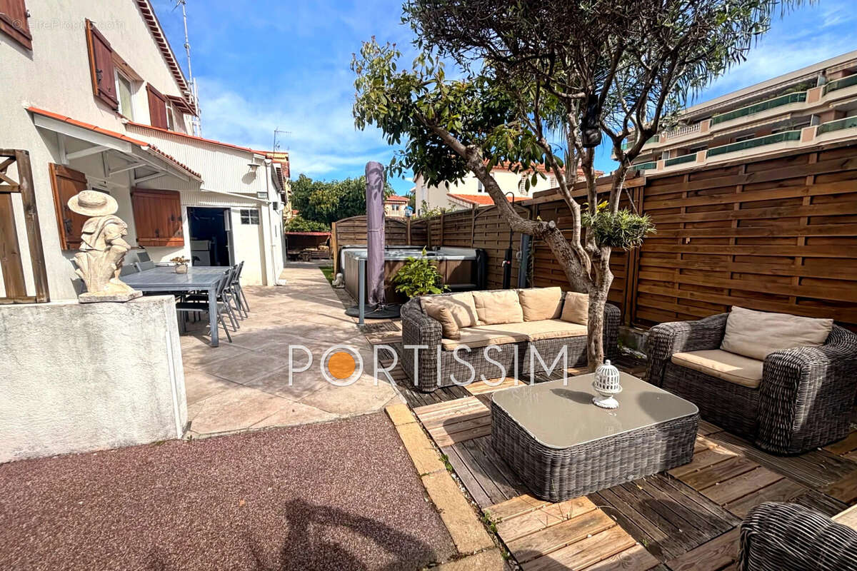 Maison à SAINT-LAURENT-DU-VAR