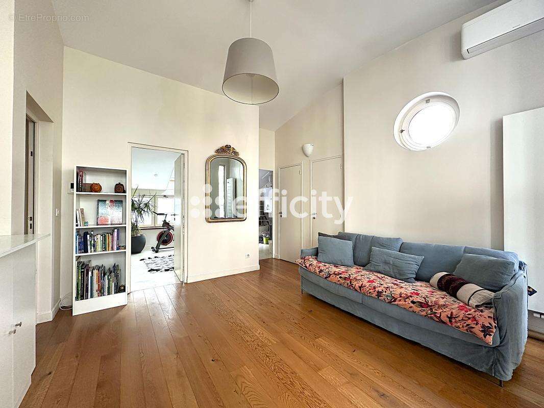 Appartement à PARIS-11E