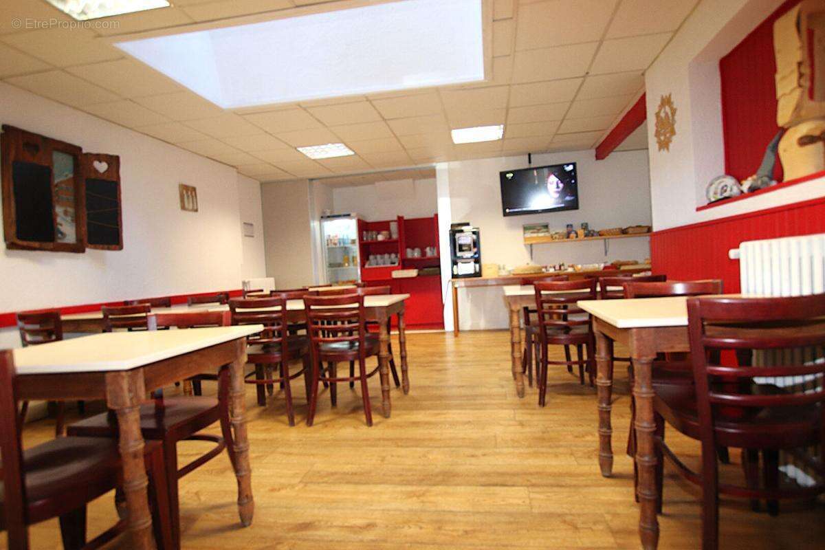 Hôtel Restaurant avec bar Licence IV - Vente murs et fonds - Axe A75 - photo 8