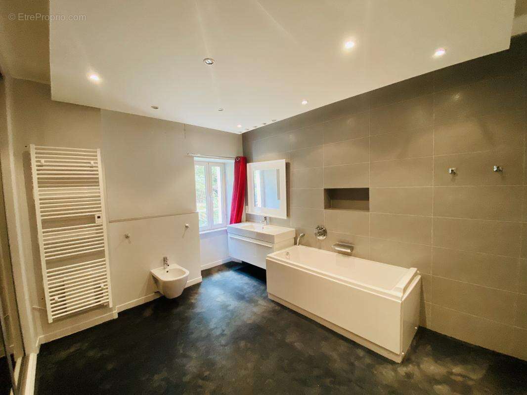 Maison à LES MARTYS