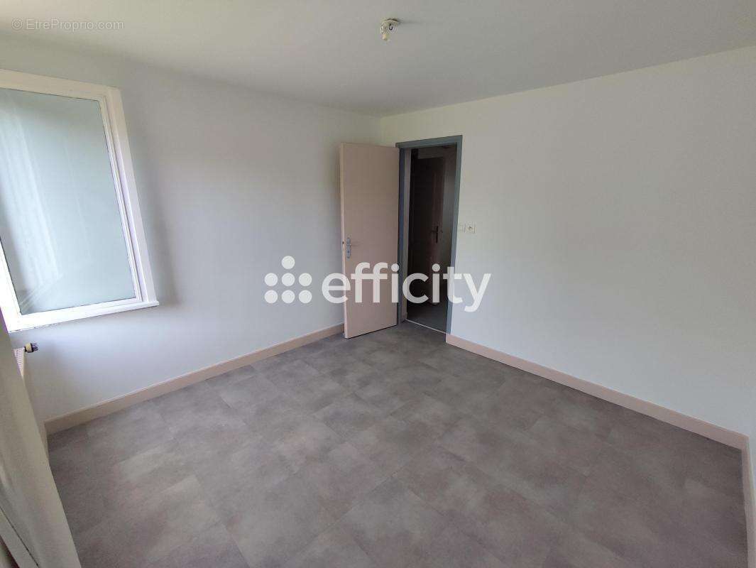 Maison à SAINTE-GAUBURGE-SAINTE-COLOMBE