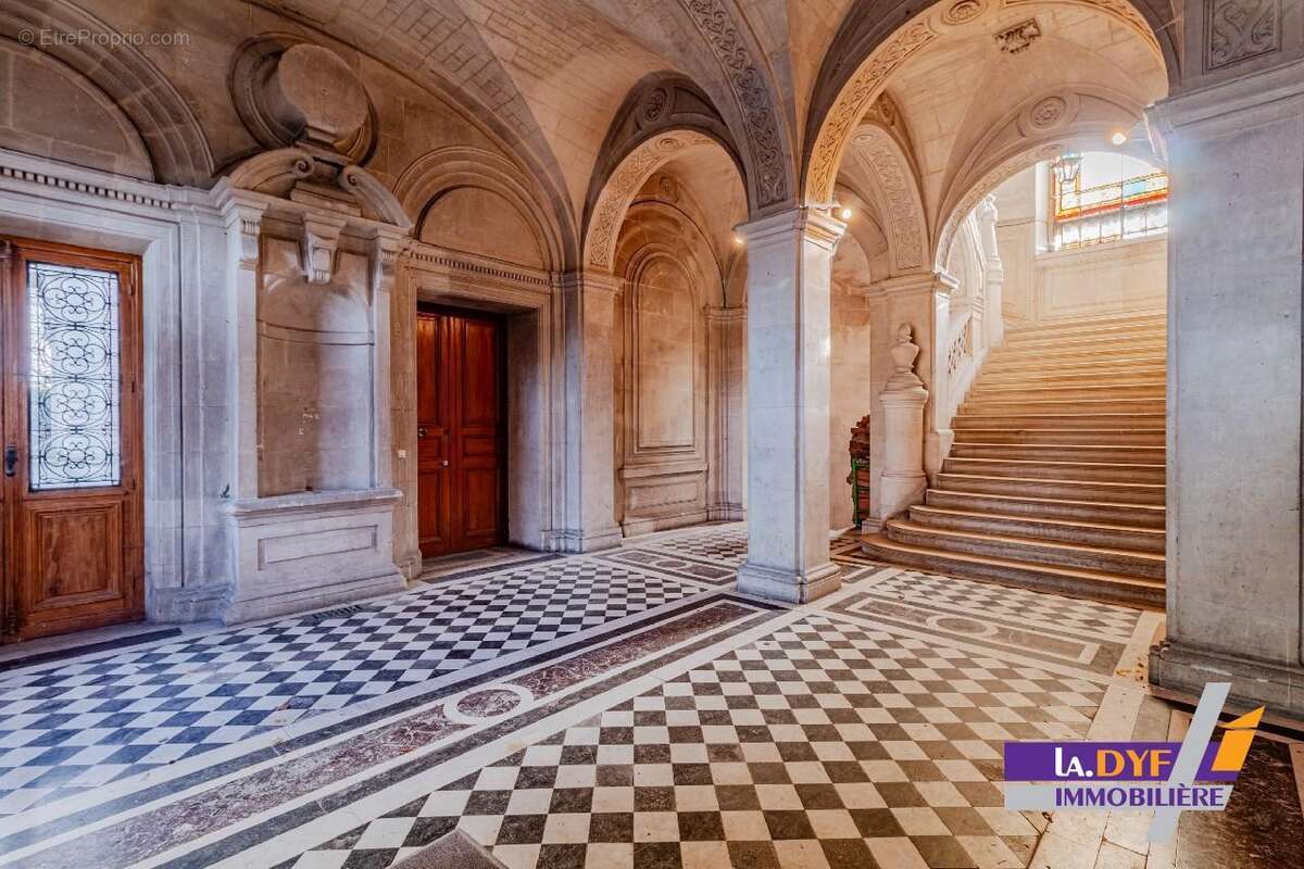 Appartement à COMPANS